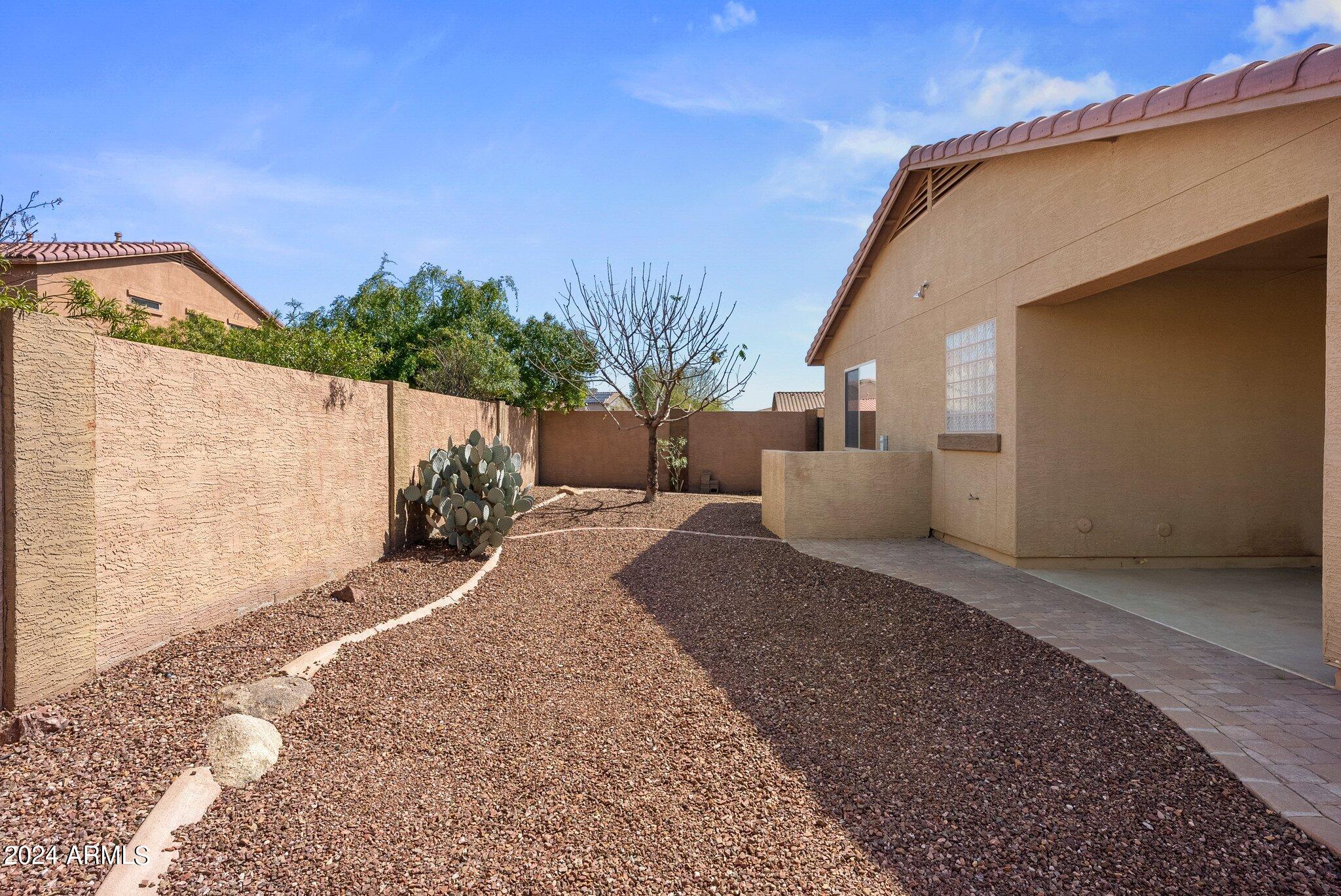 44242 W GRIFFIS Drive
