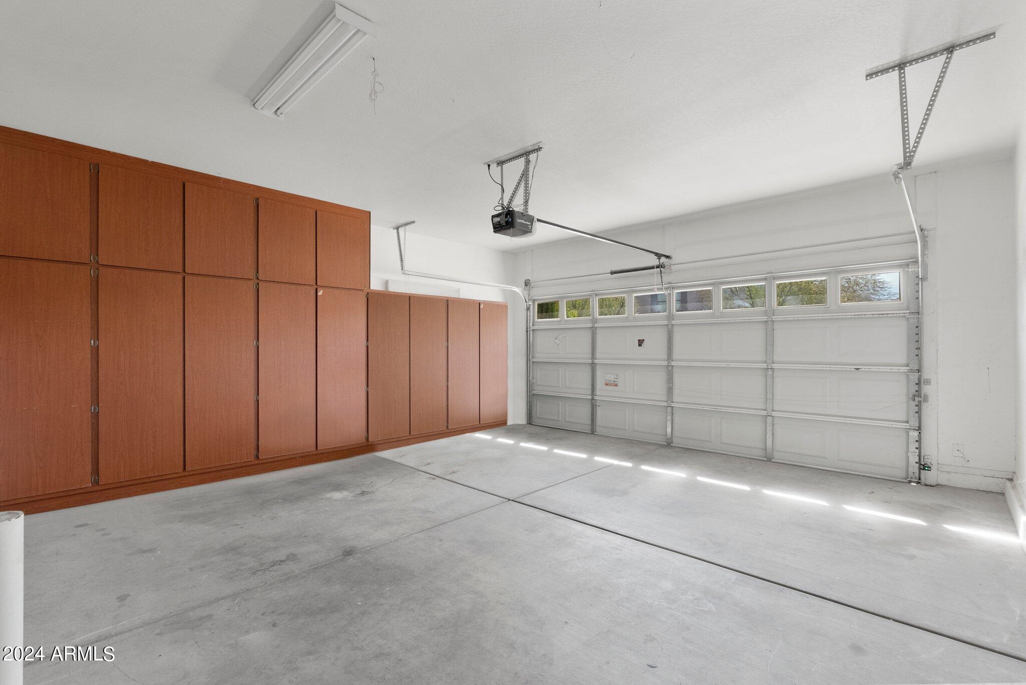 44242 W GRIFFIS Drive