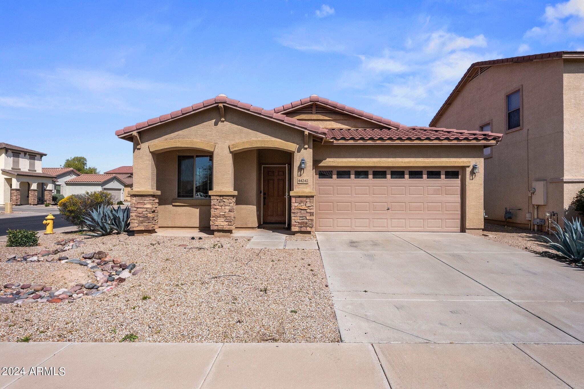 44242 W GRIFFIS Drive