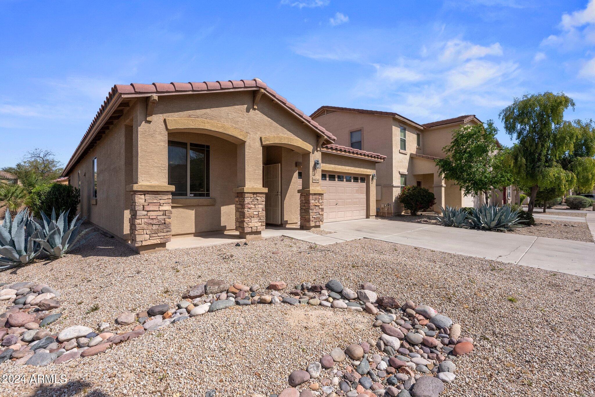 44242 W GRIFFIS Drive