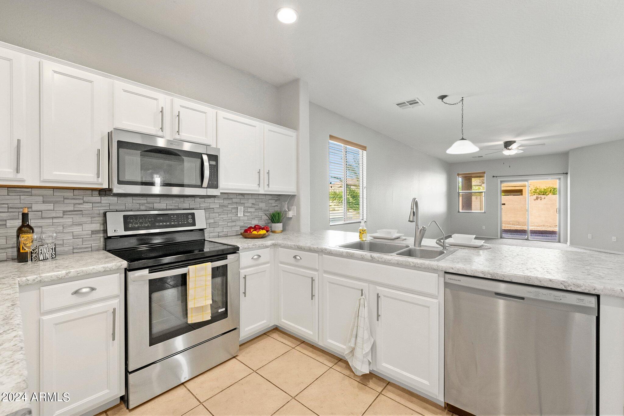 44242 W GRIFFIS Drive