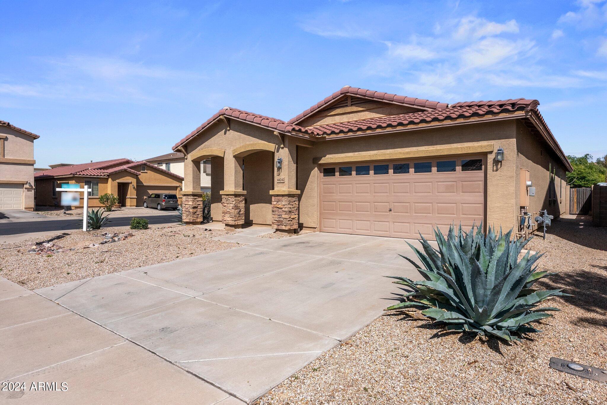 44242 W GRIFFIS Drive