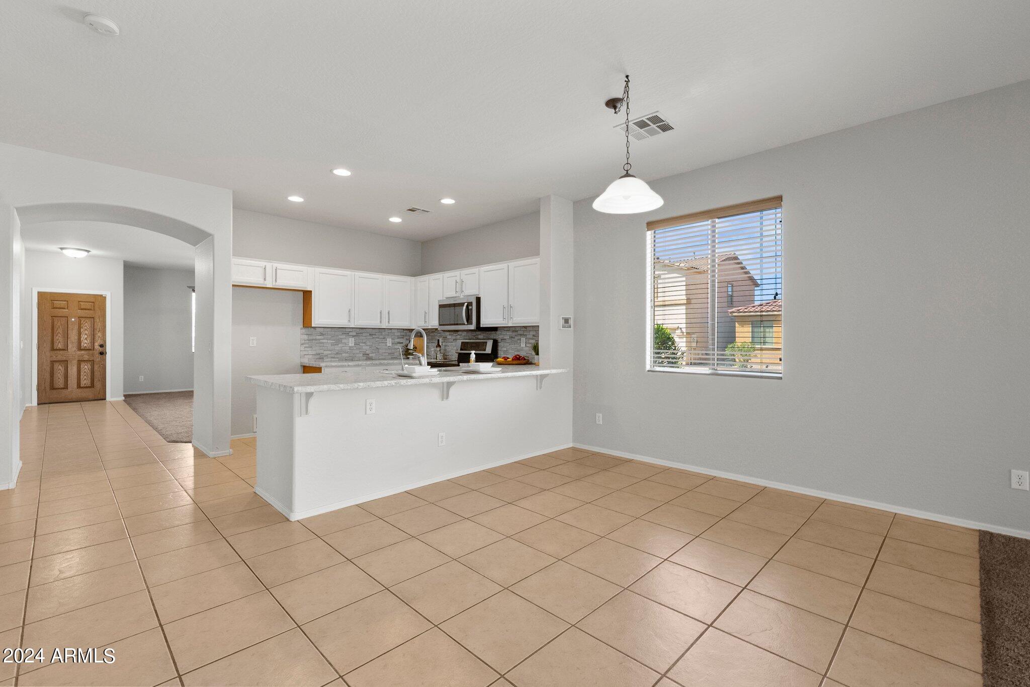 44242 W GRIFFIS Drive