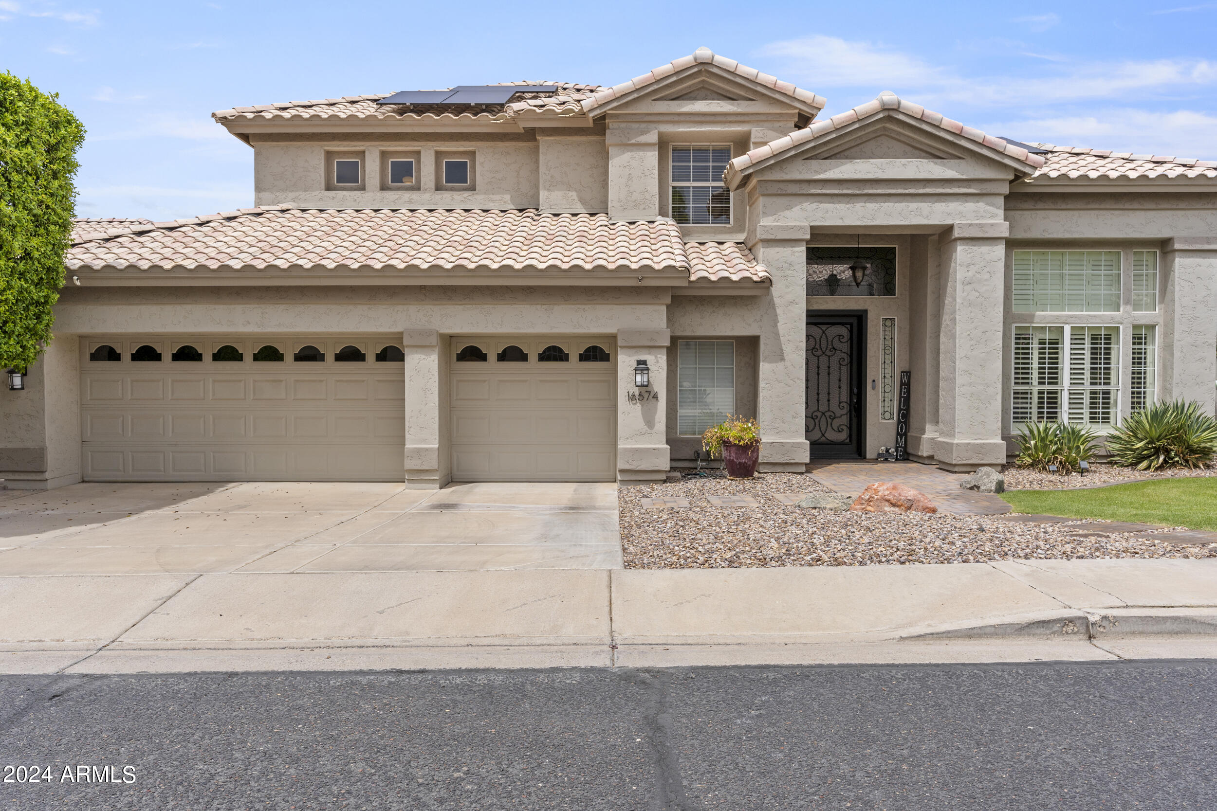 16674 S 18TH Way