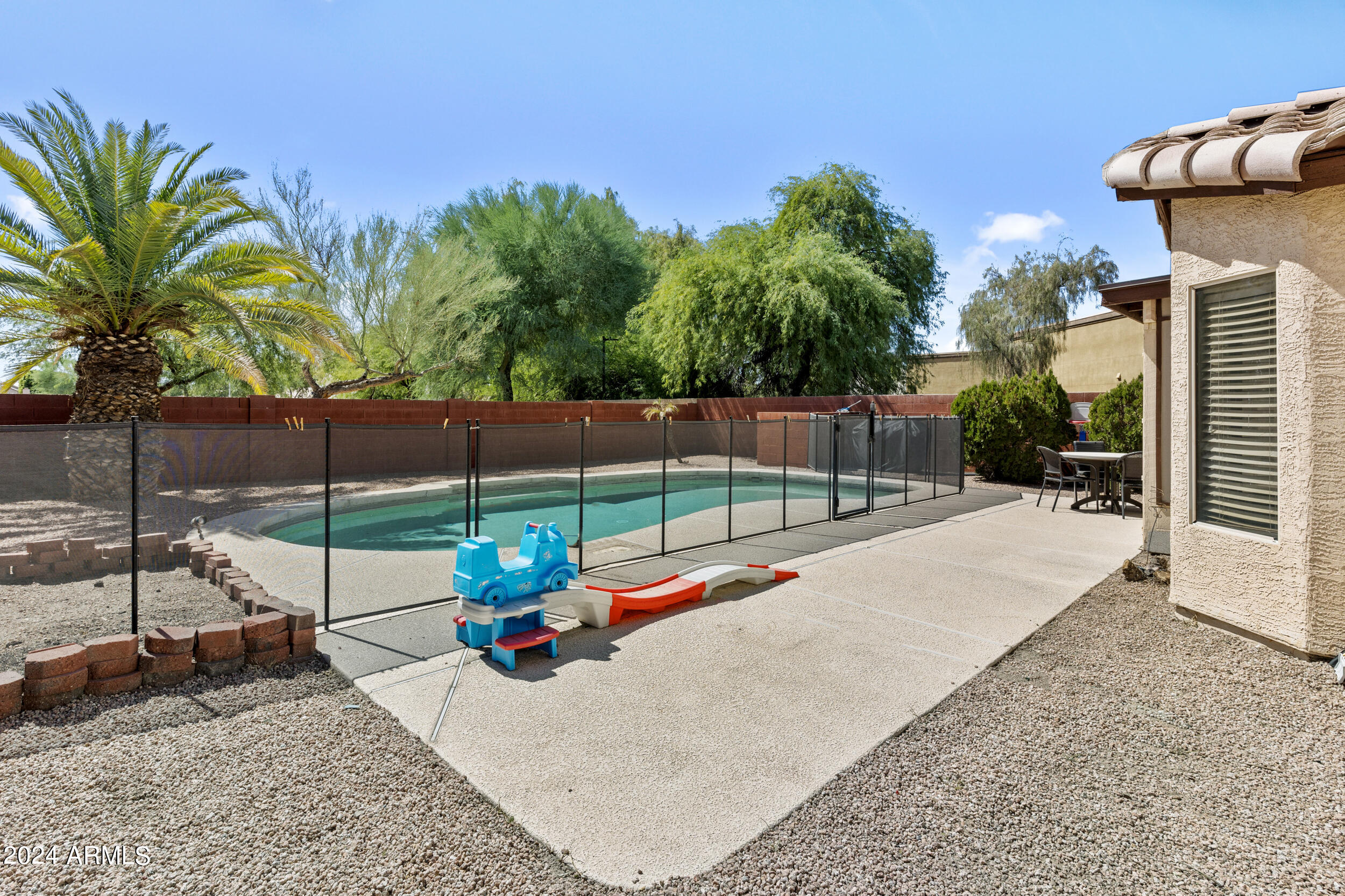 4833 W Dublin Court