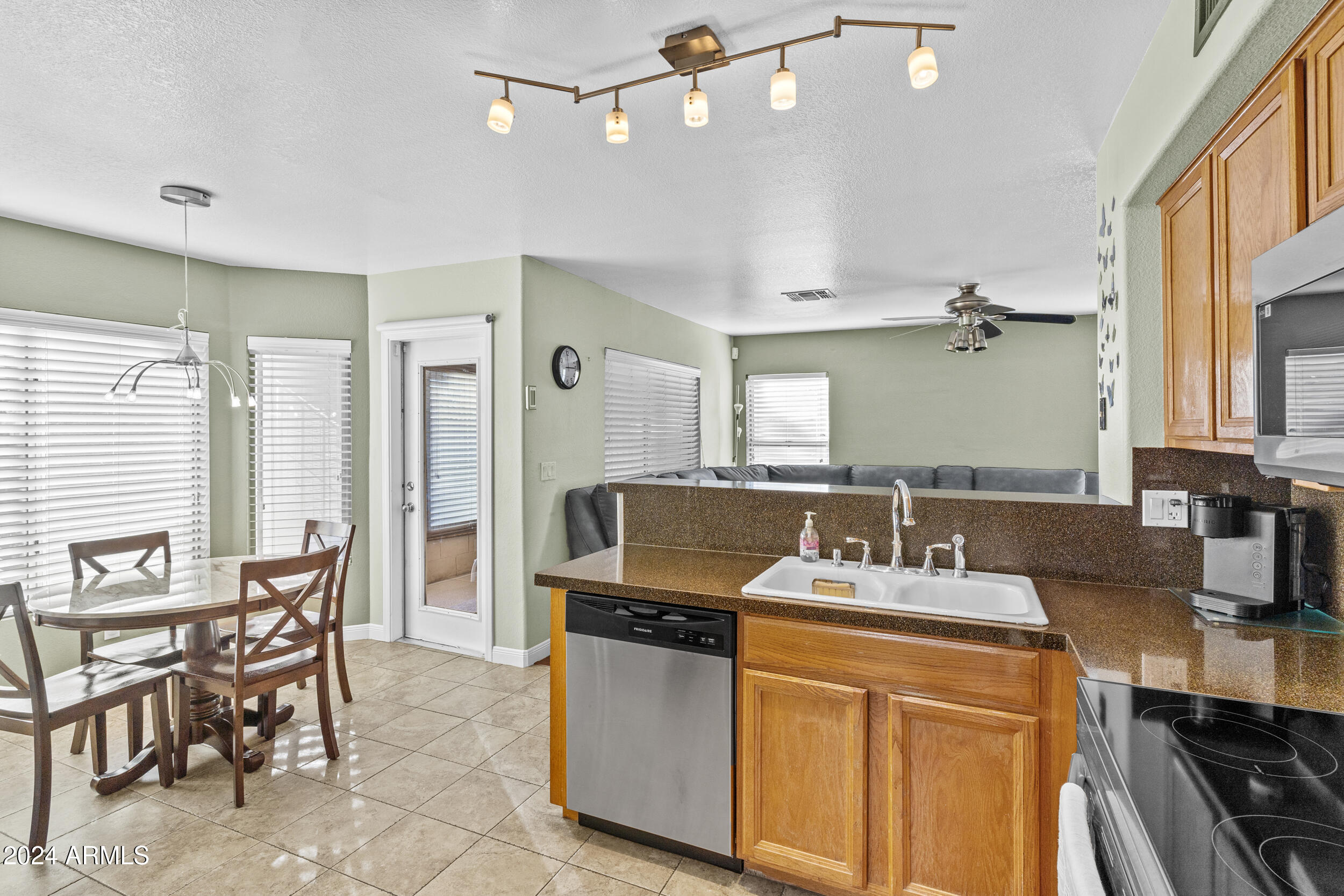 4833 W Dublin Court
