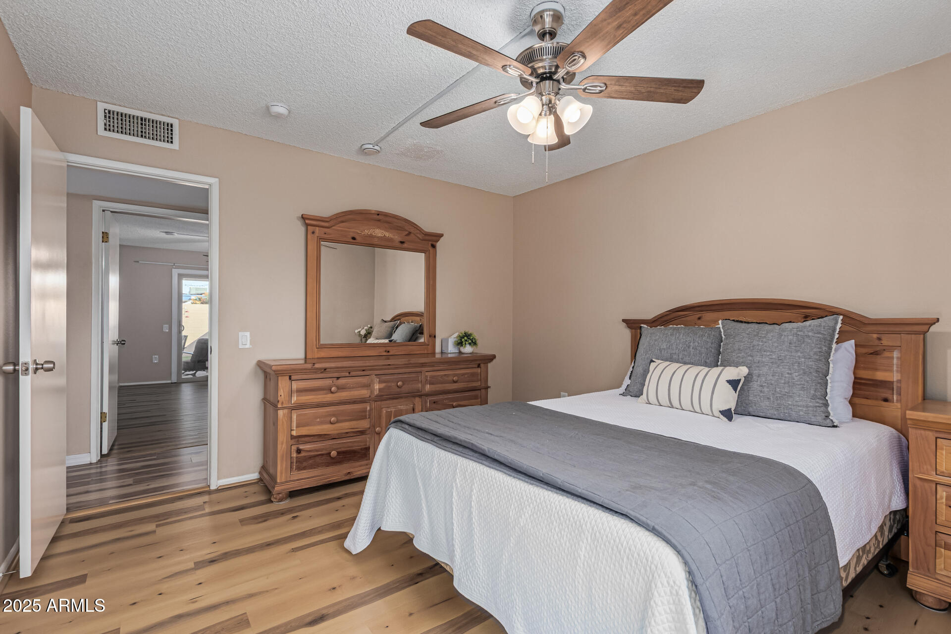 10019 W THUNDERBIRD Boulevard