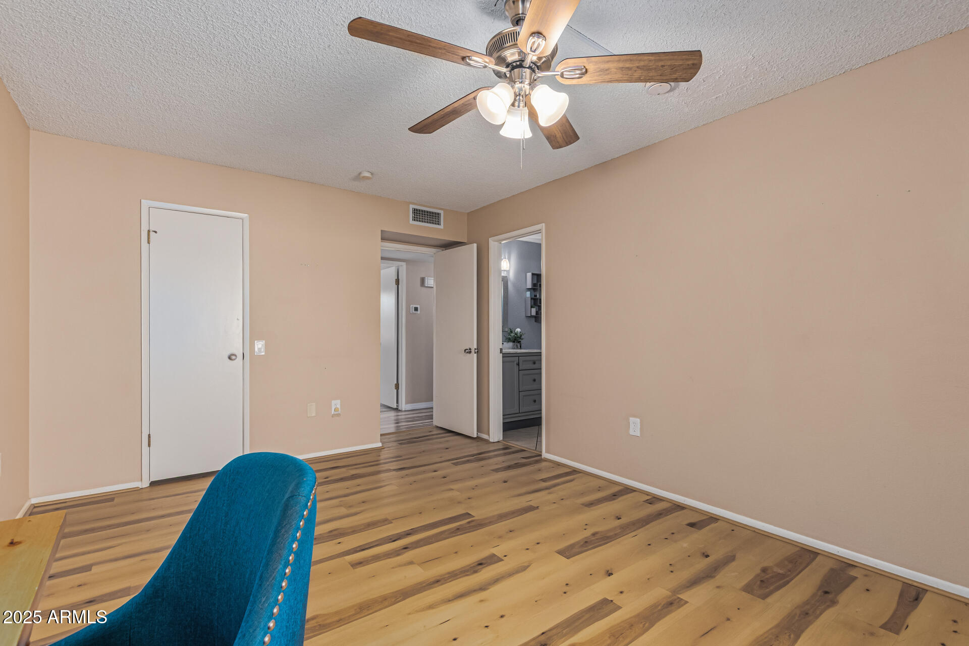 10019 W THUNDERBIRD Boulevard