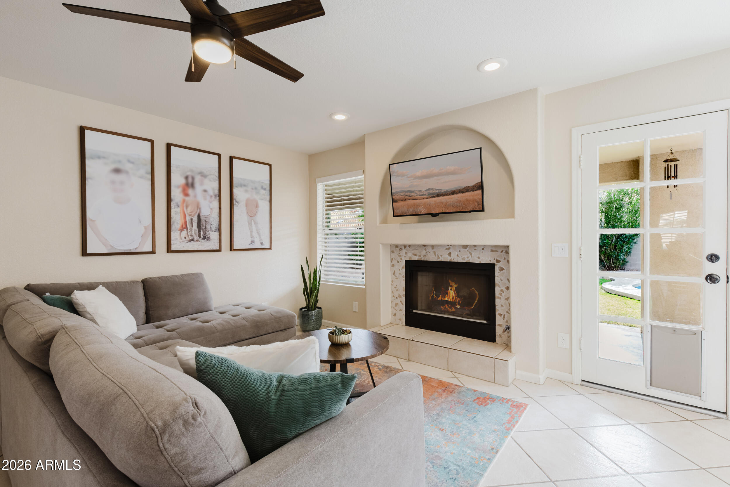 3821 E TANGLEWOOD Drive