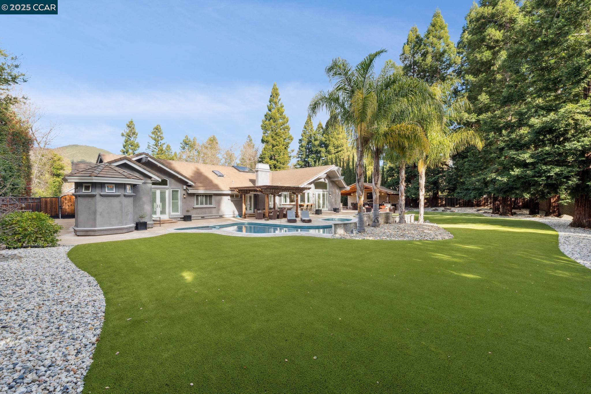 2420 White Oak Place