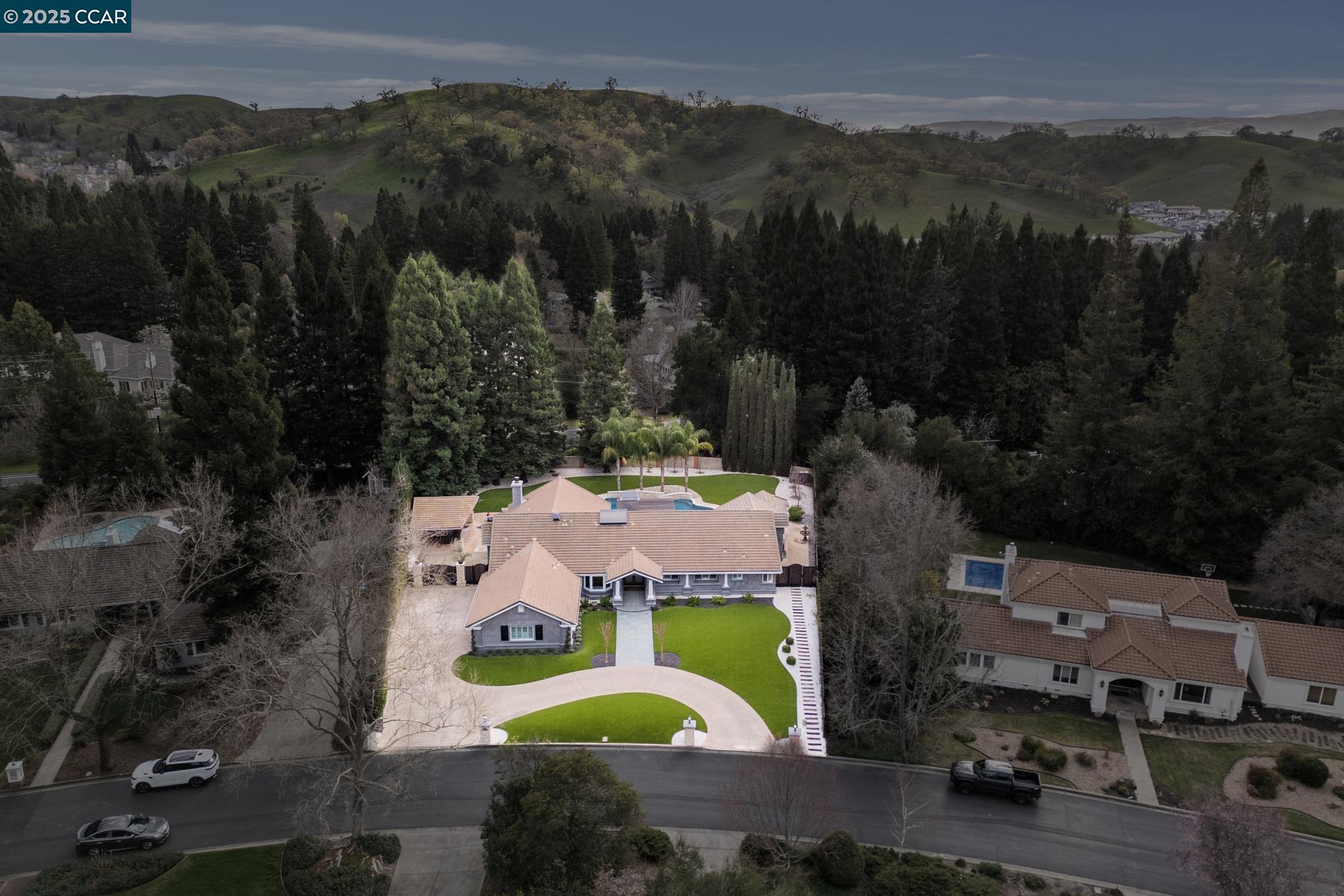 2420 White Oak Place