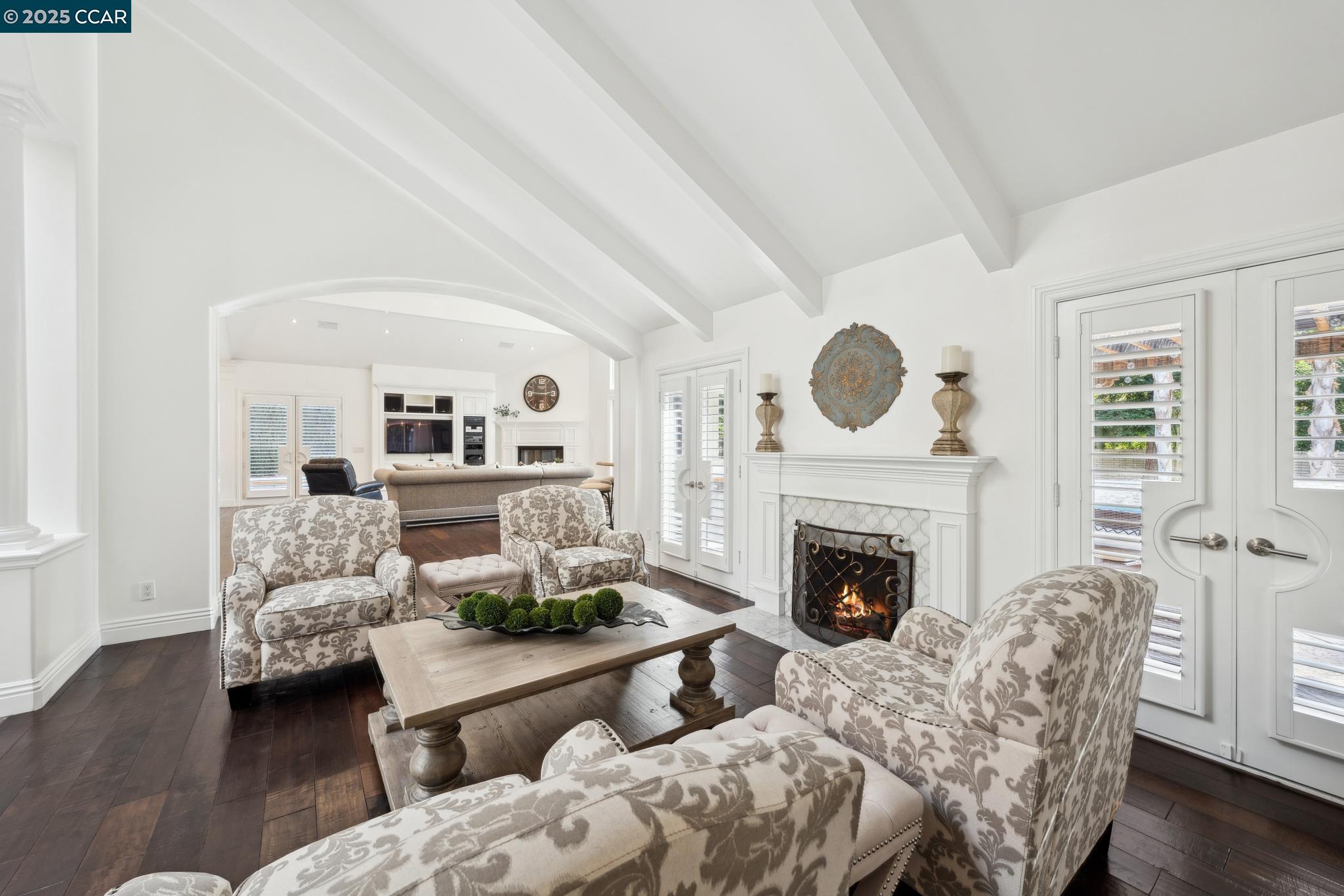 2420 White Oak Place