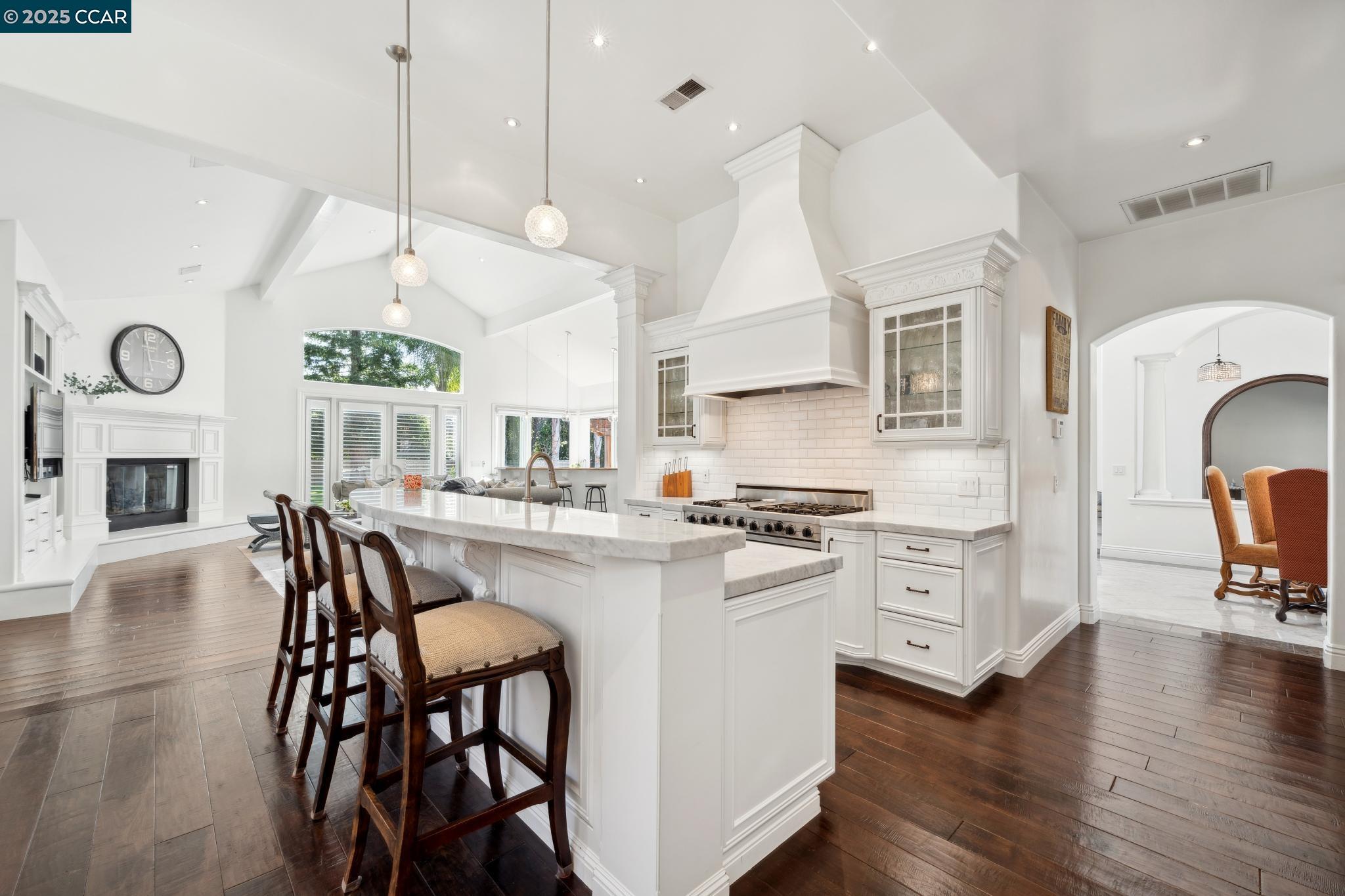 2420 White Oak Place