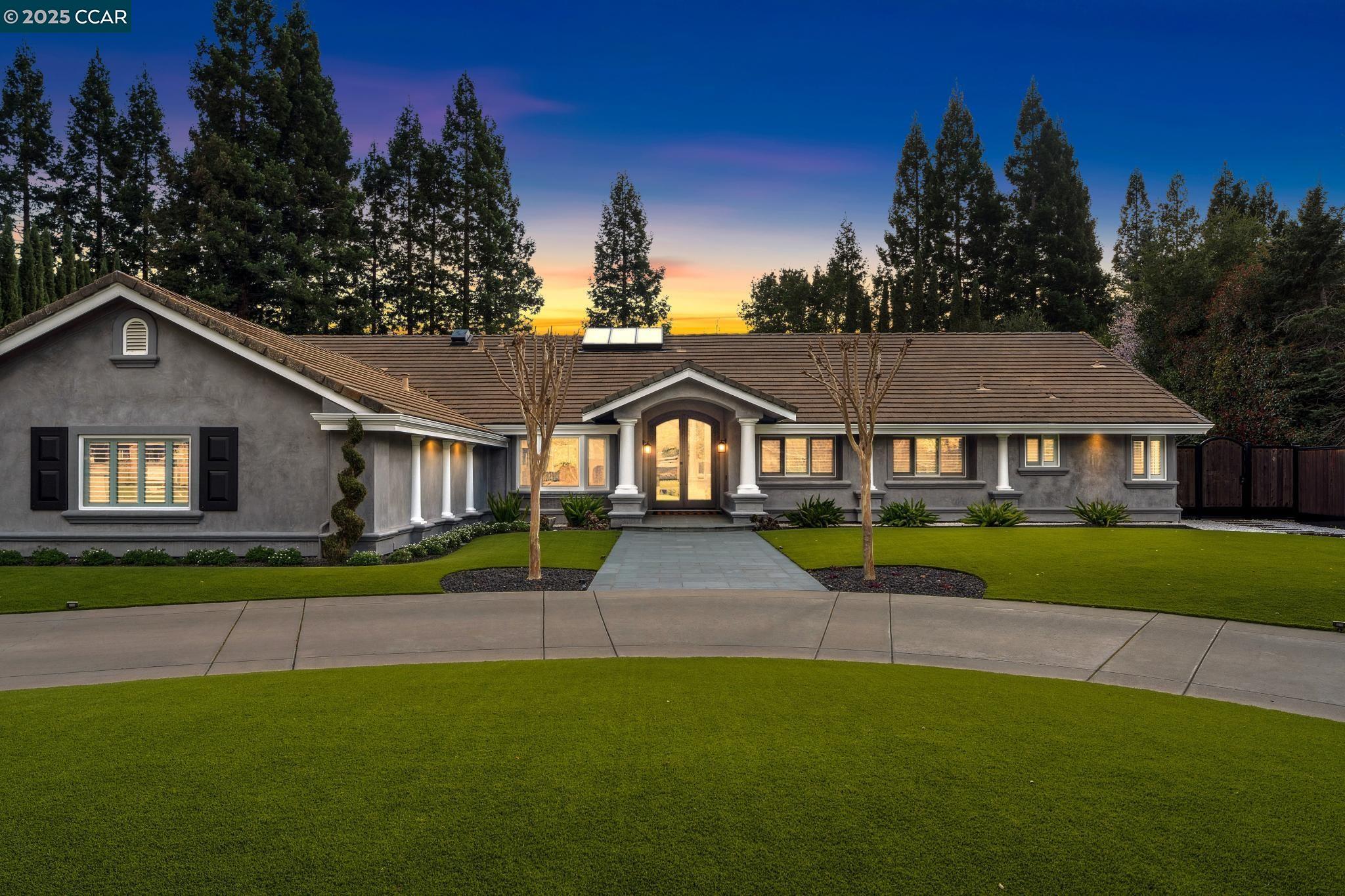 2420 White Oak Place