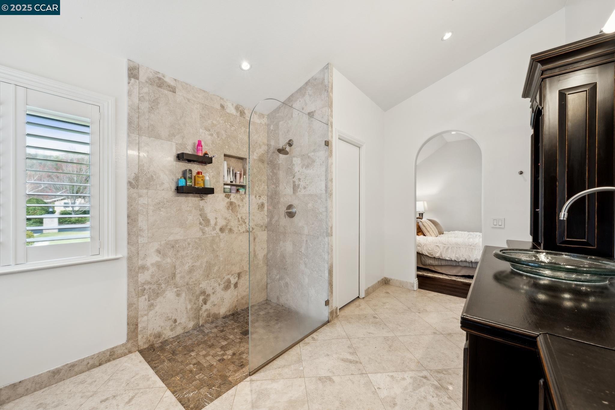 2420 White Oak Place