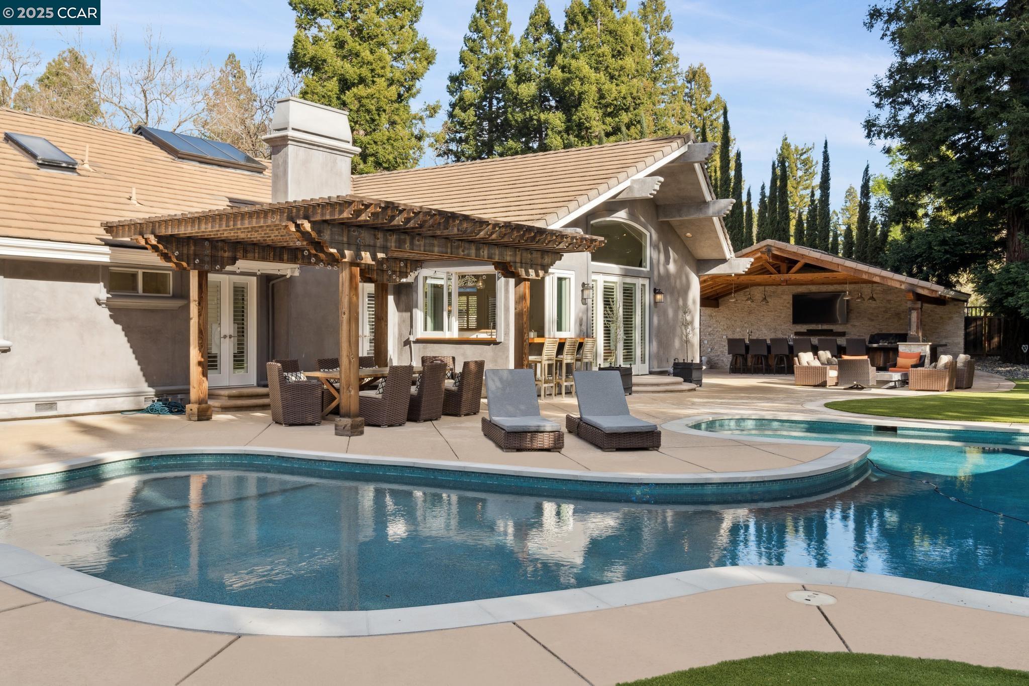 2420 White Oak Place