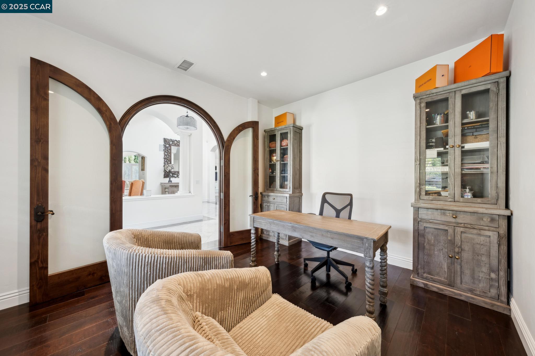 2420 White Oak Place