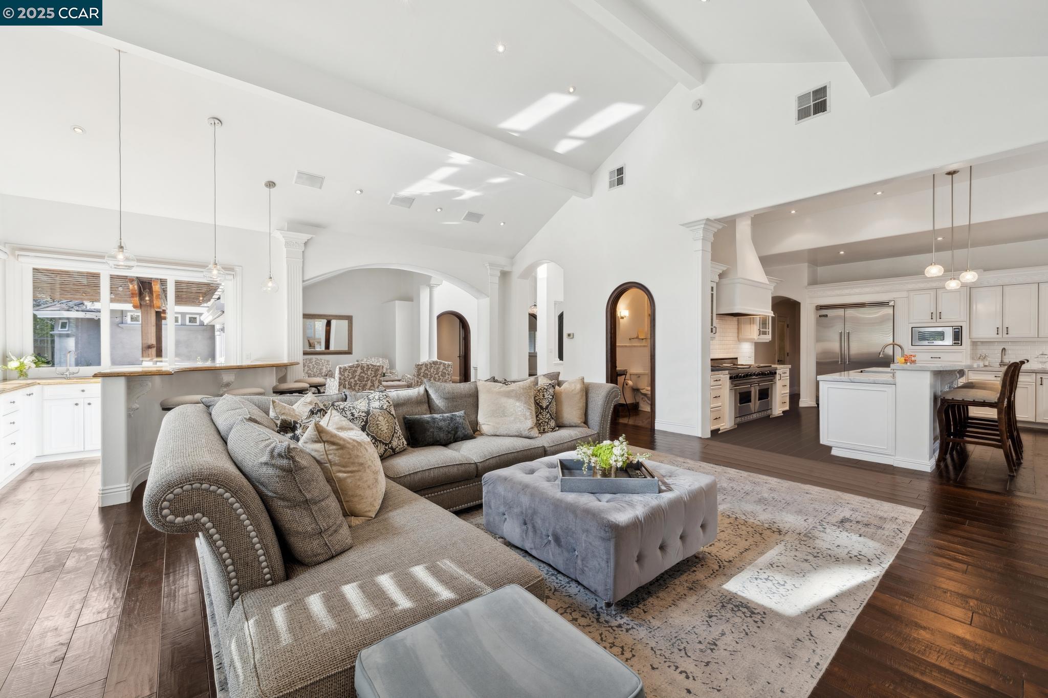 2420 White Oak Place