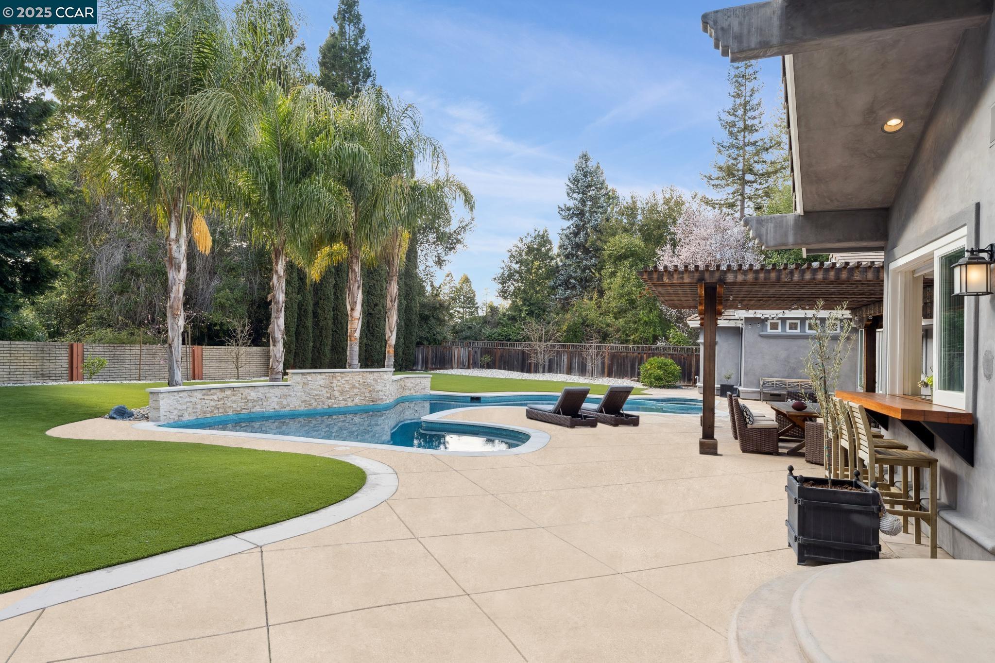2420 White Oak Place