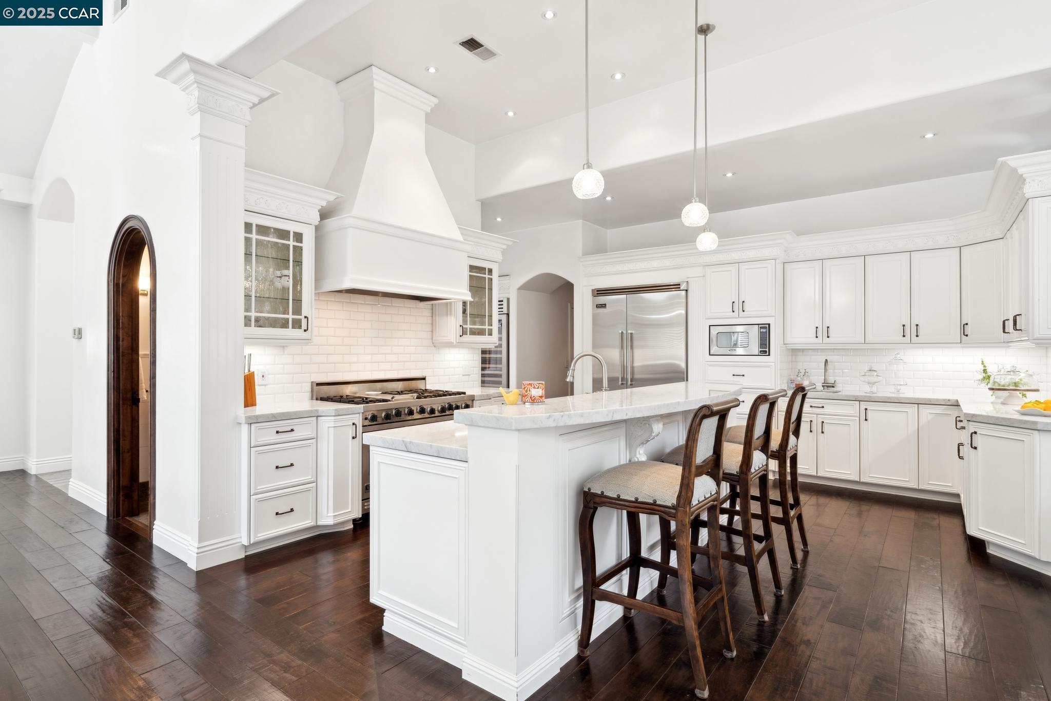 2420 White Oak Place