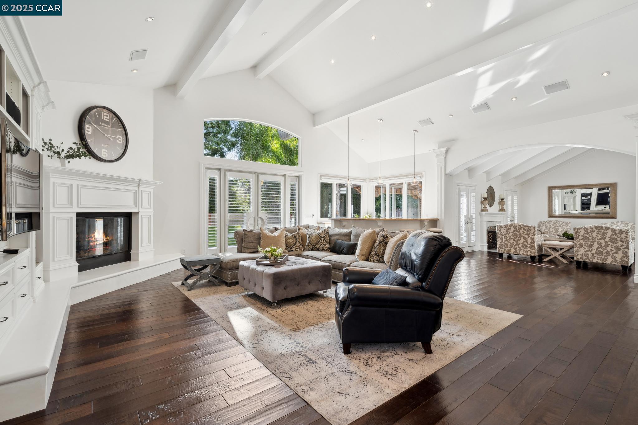 2420 White Oak Place