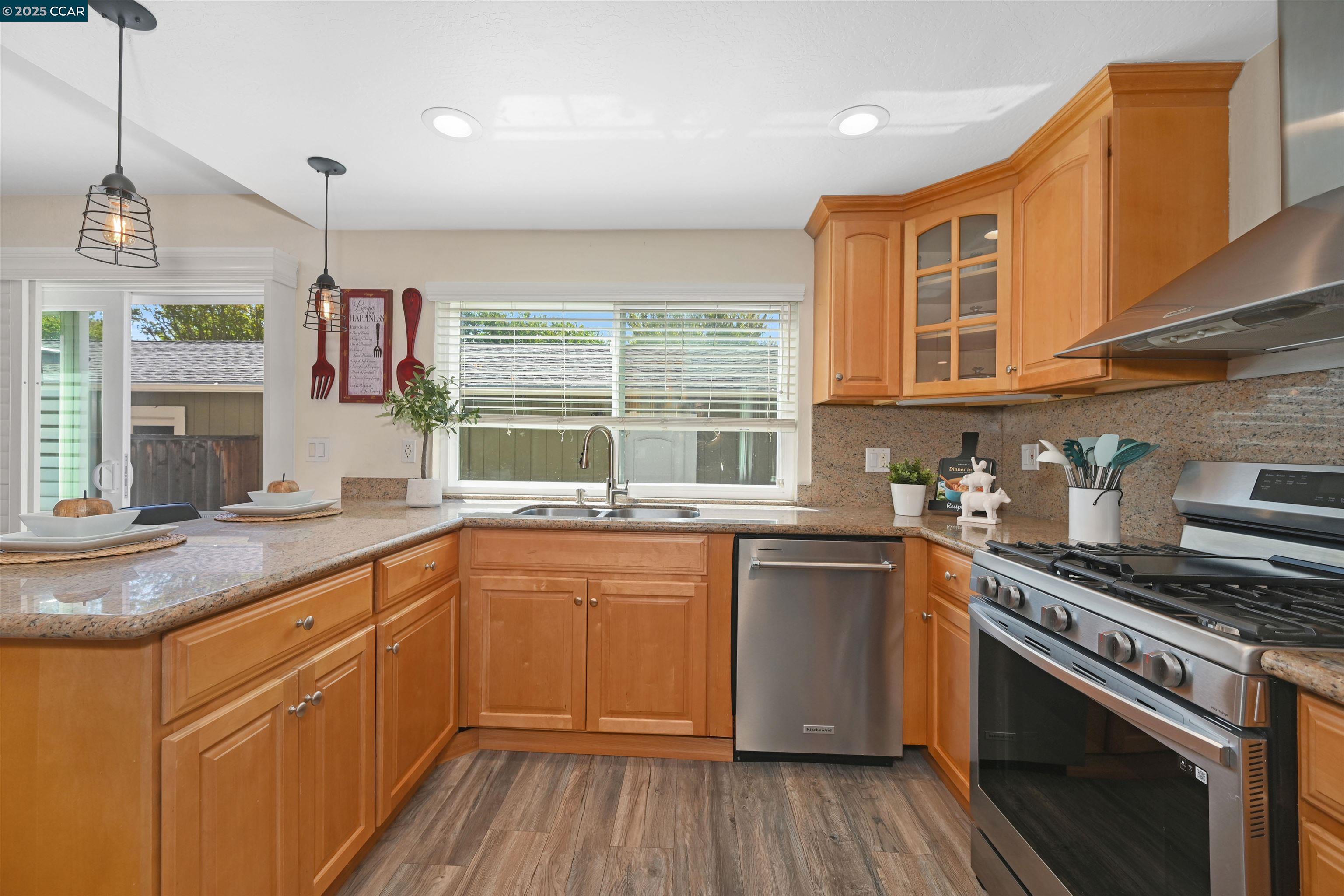 1452 Greenlawn Dr