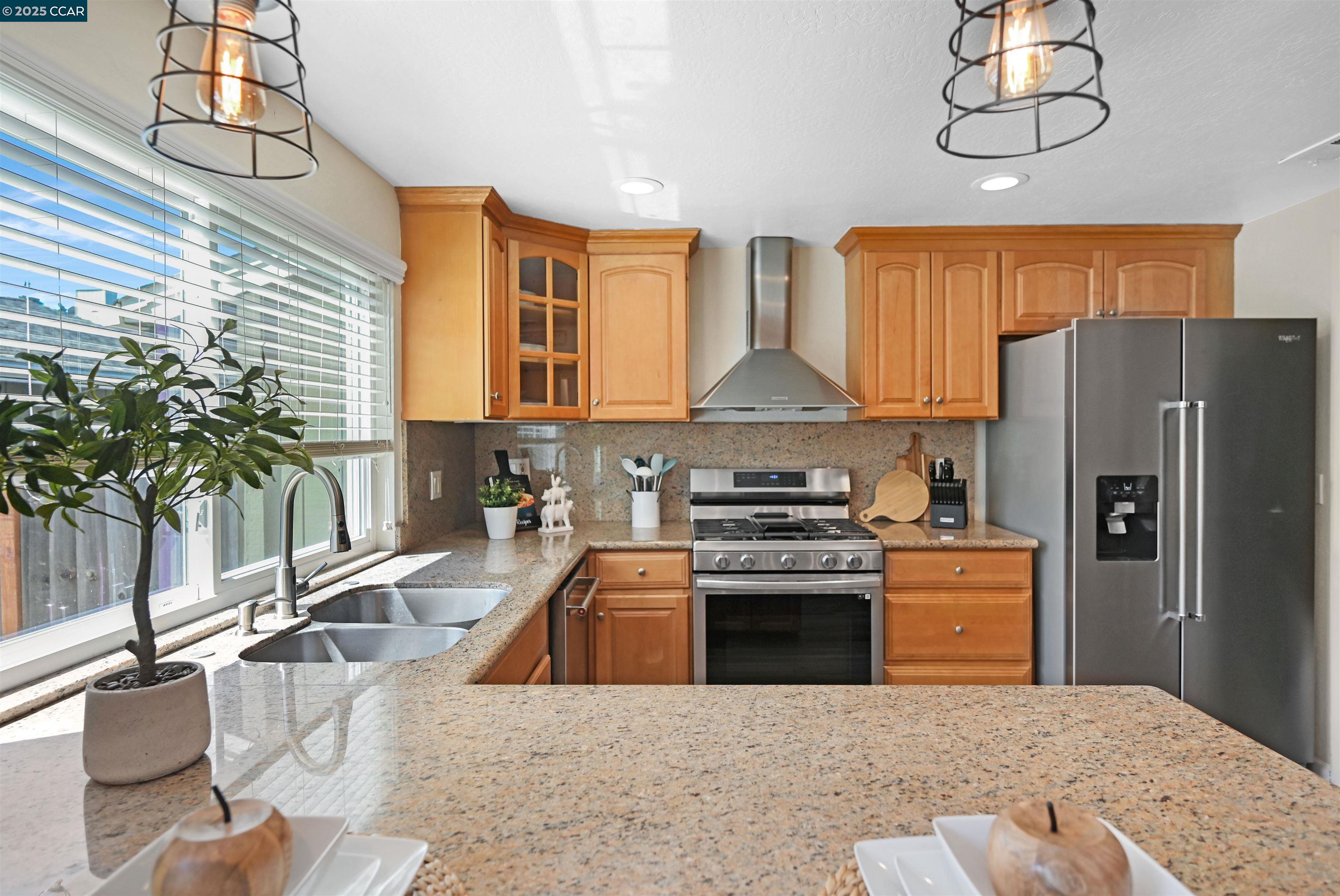 1452 Greenlawn Dr