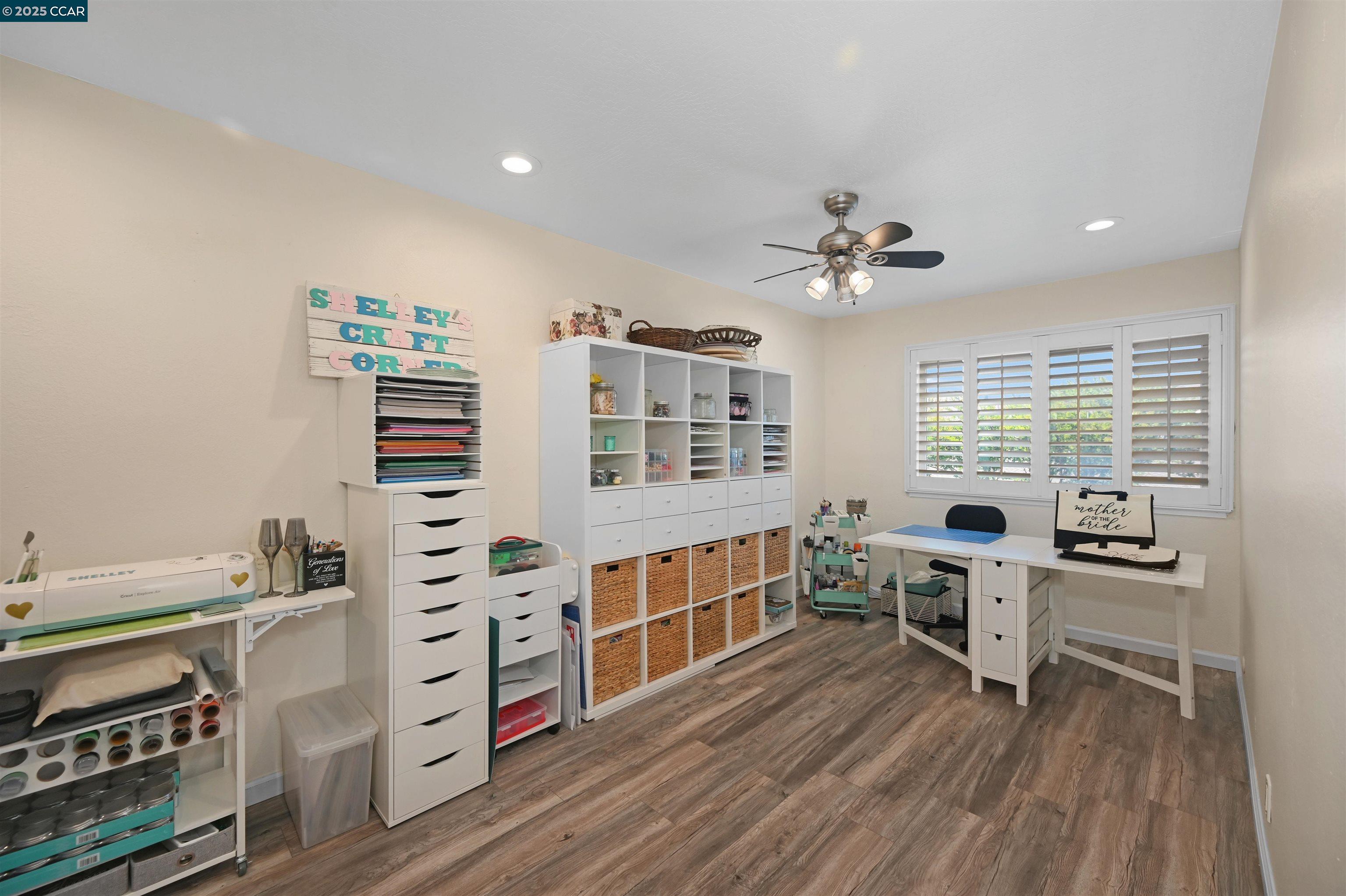 1452 Greenlawn Dr