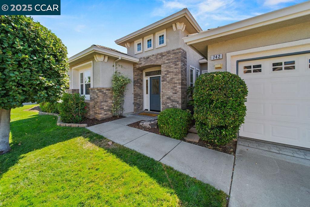 742 Richardson Dr