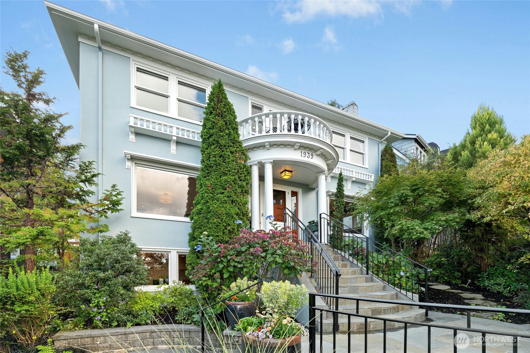 1939 E Crescent Drive Unit: 98112