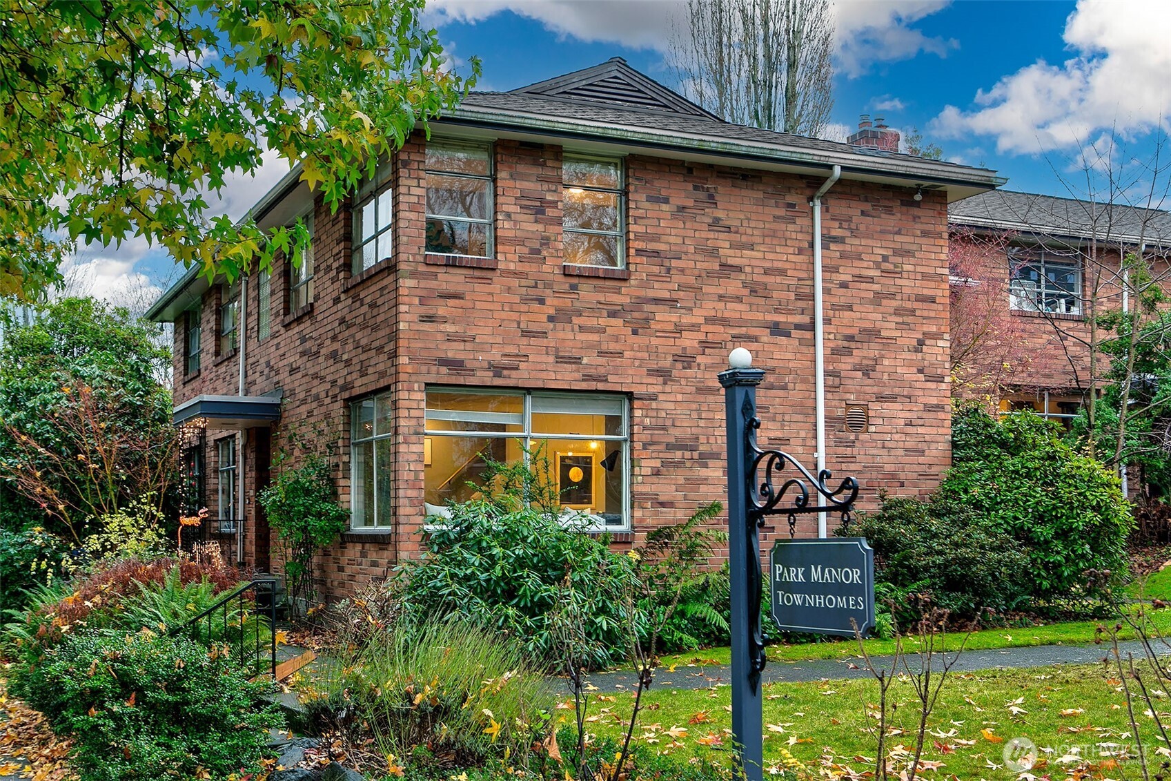 511 1/2 17th Avenue E Unit: 5115