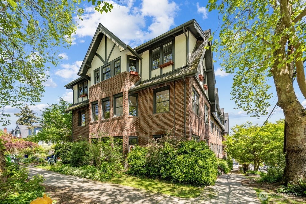 1804 E Republican Street Unit: 5