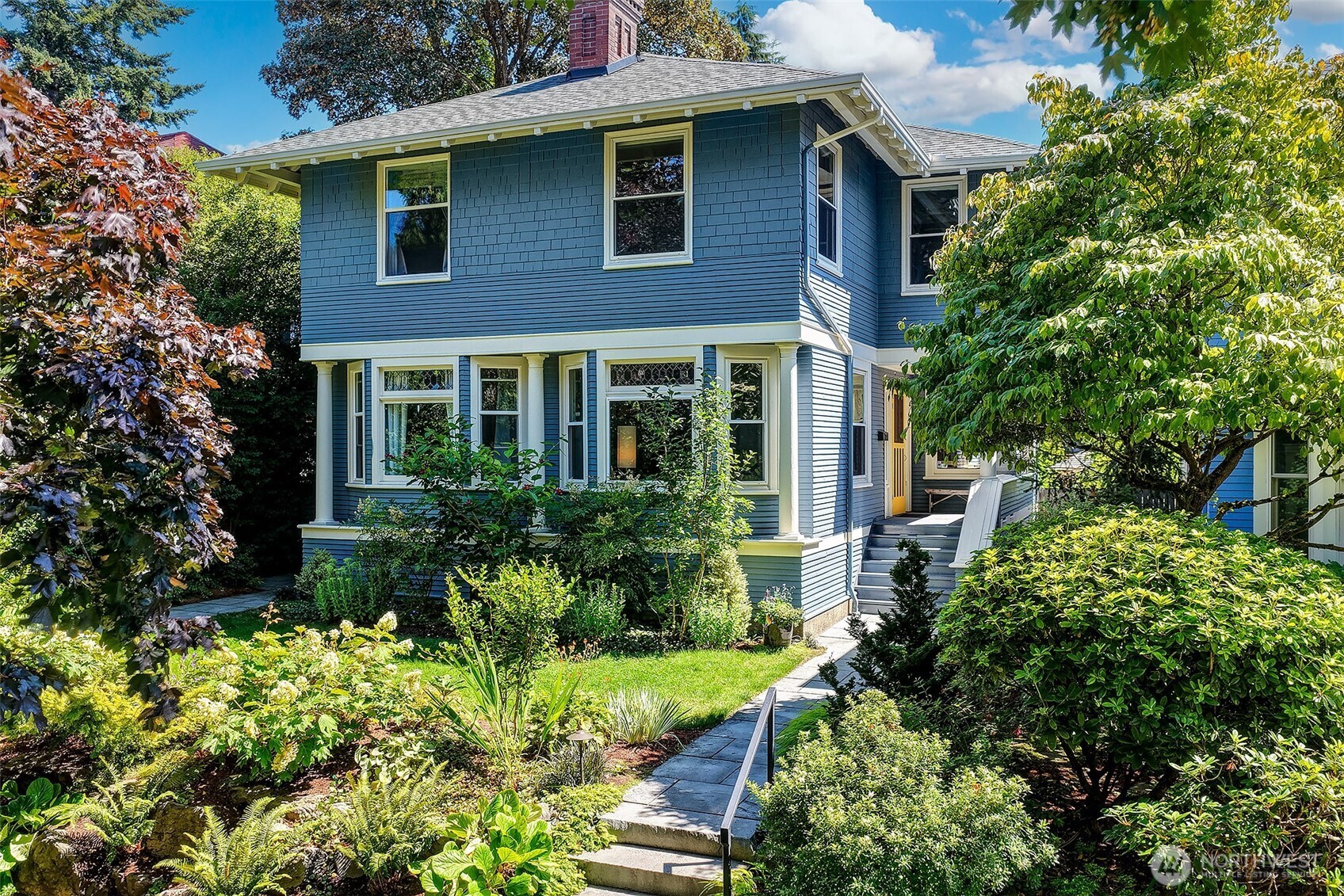 418 16th Avenue E Unit: 418
