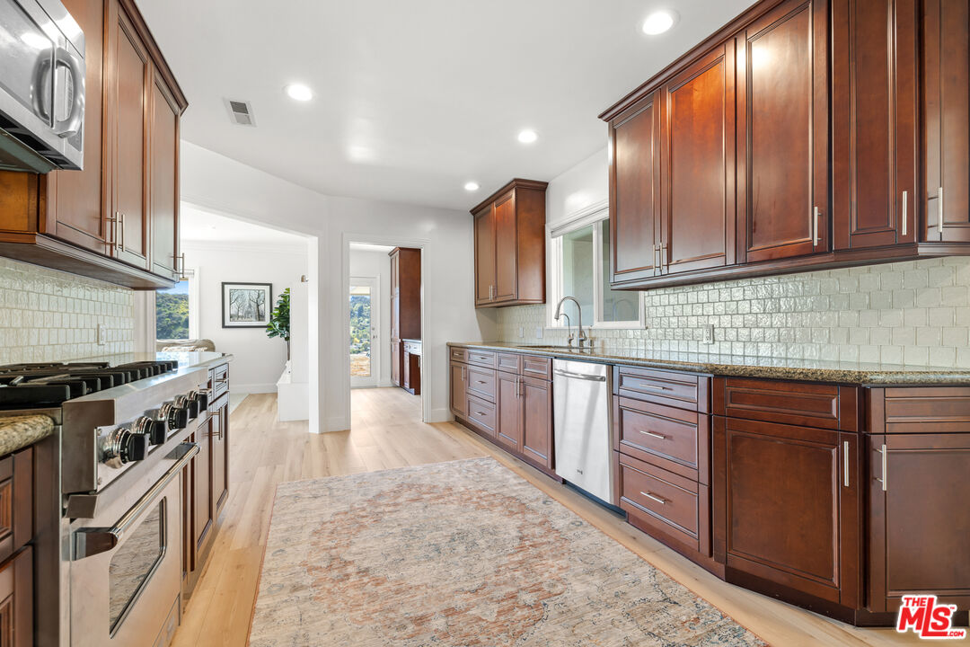 15047 Sherview Pl