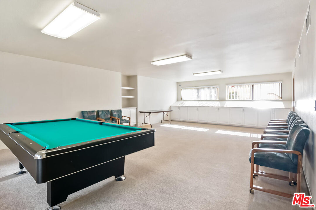 18407 Collins St Unit: B