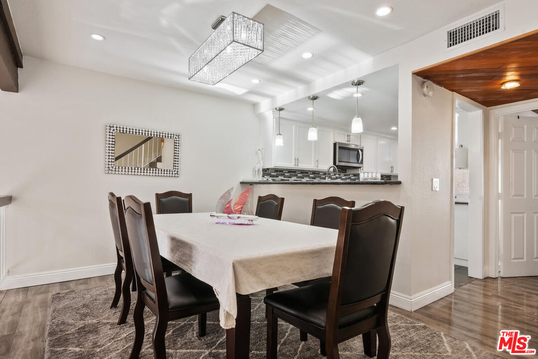 18407 Collins St Unit: B