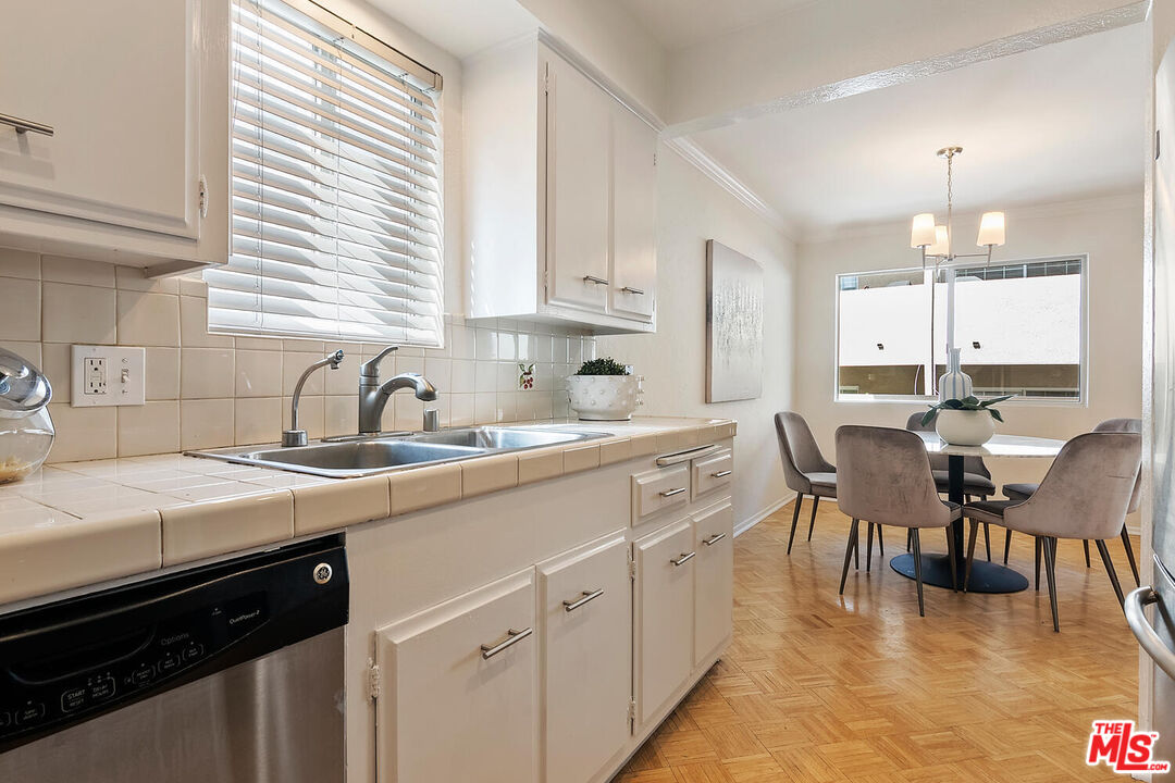 4637 Willis Ave Unit: 203