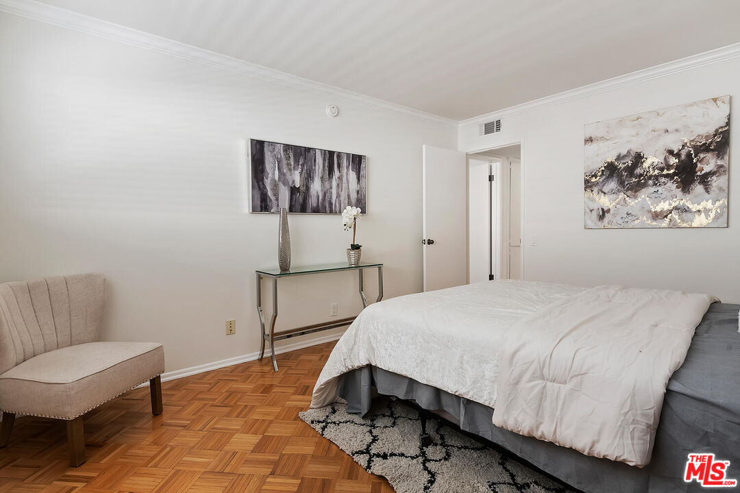 4637 Willis Ave Unit: 203