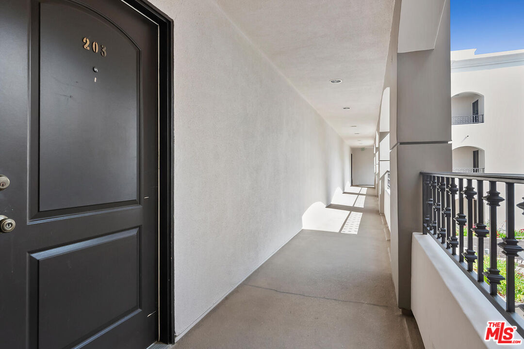 4637 Willis Ave Unit: 203