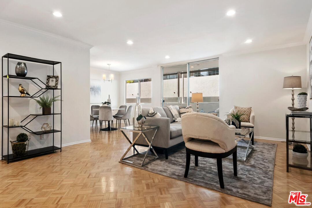 4637 Willis Ave Unit: 203