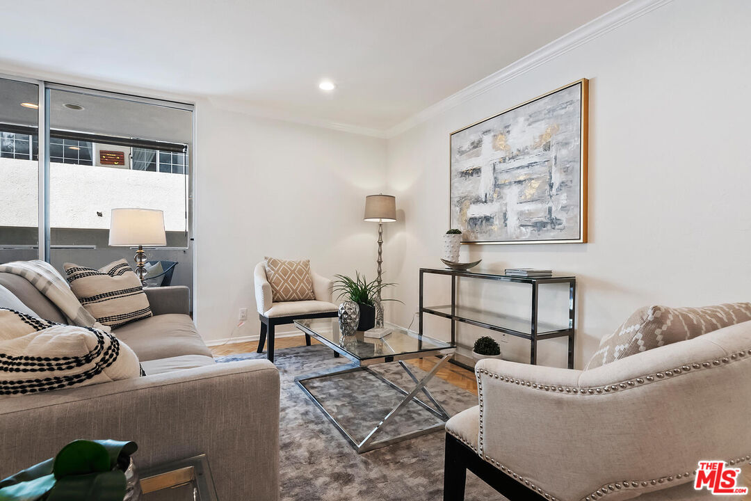 4637 Willis Ave Unit: 203