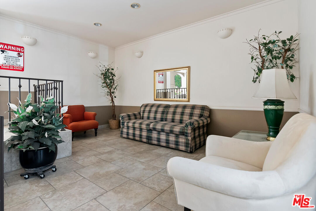 4637 Willis Ave Unit: 203