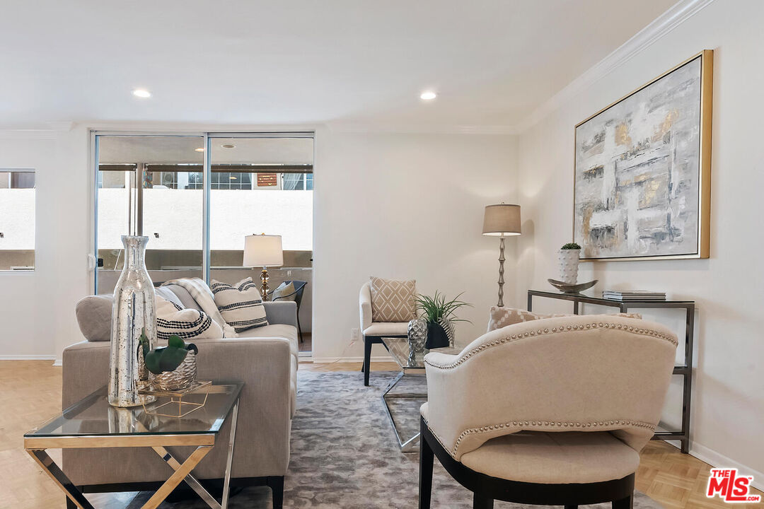 4637 Willis Ave Unit: 203