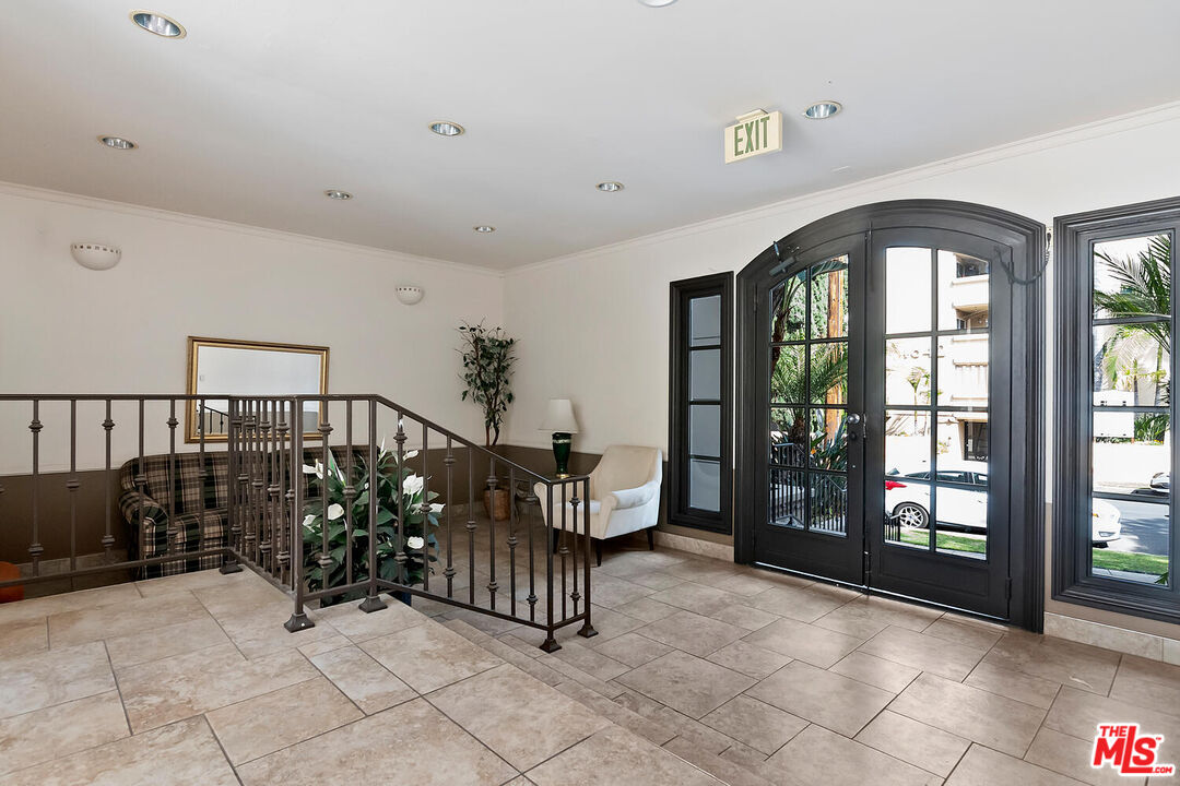 4637 Willis Ave Unit: 203