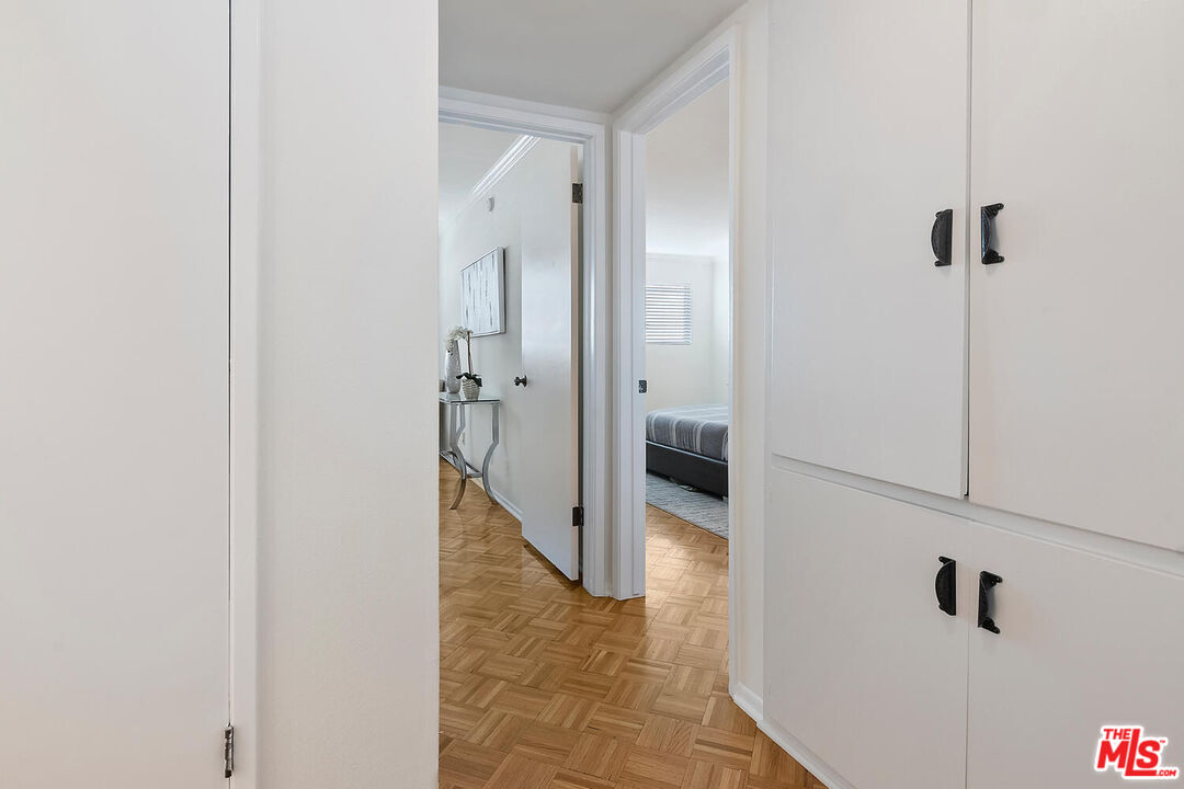 4637 Willis Ave Unit: 203