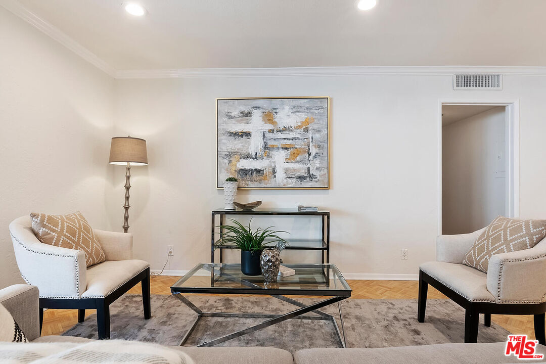 4637 Willis Ave Unit: 203