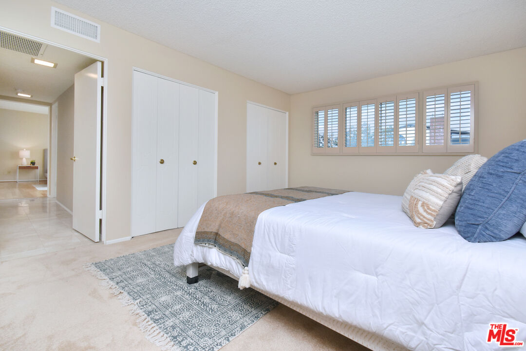 1233 Amherst Ave Unit: 301