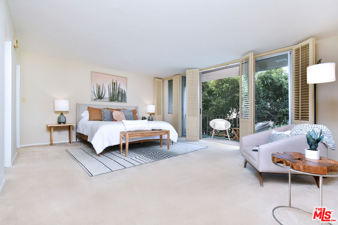 1233 Amherst Ave Unit: 301