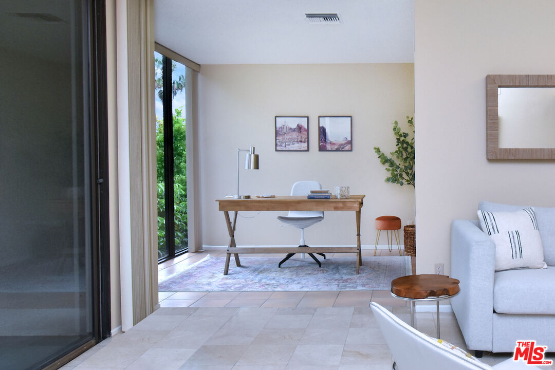 1233 Amherst Ave Unit: 301