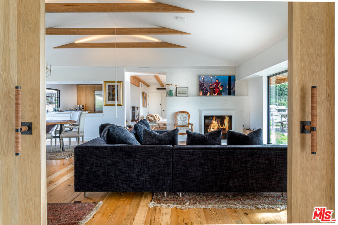 2145 Linda Flora Dr